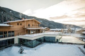 Alpine Nature Stoll, articolo su Plume Magazine